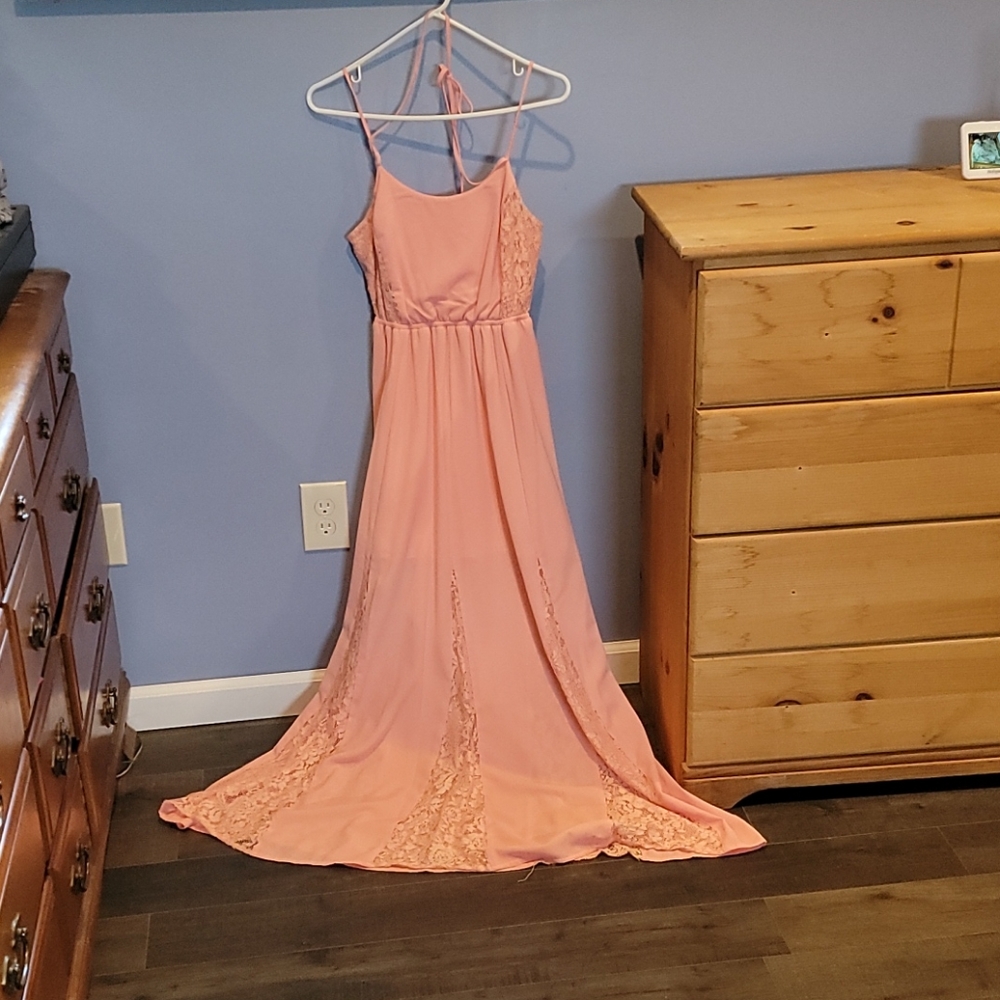 Medium pink strapy maxi dress